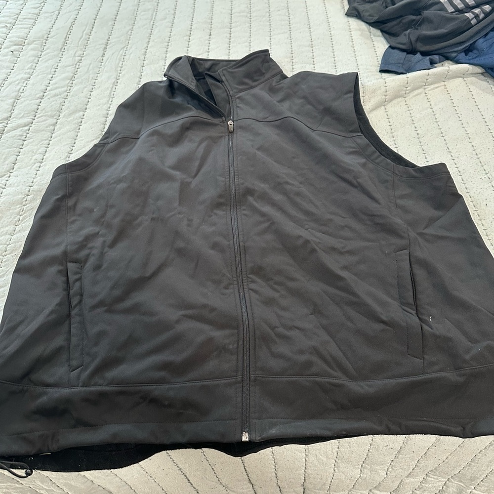 Women's Black Sleeveless Vest